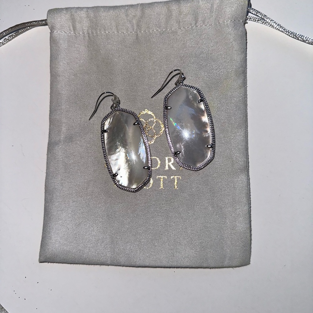 Kendra Scott Silver Mother of the Pearl Earrings - Picture 2 of 4